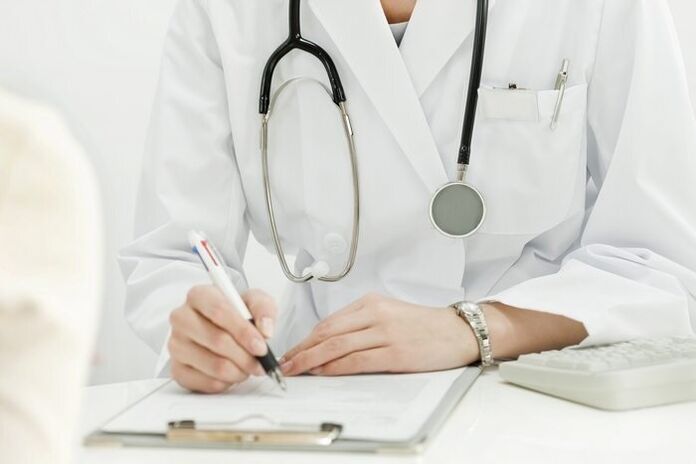Dokter anu ngubaran infestasi helminthic